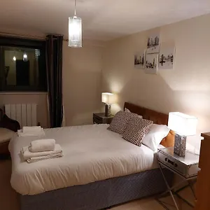  Apartment One Bed Stylish Apartment, Canary Wharf, United Kingdom